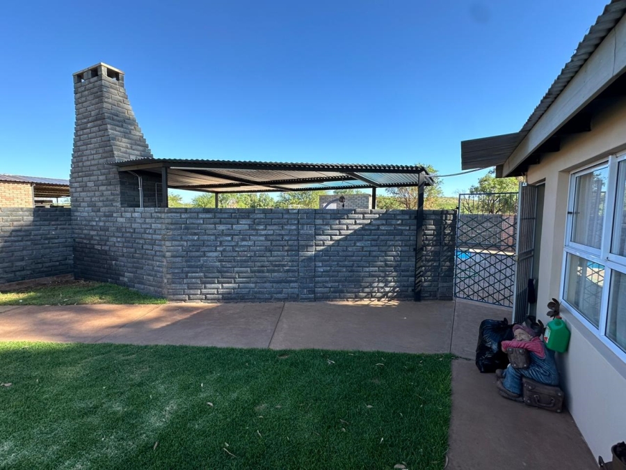 10 Bedroom Property for Sale in Olifantshoek Northern Cape